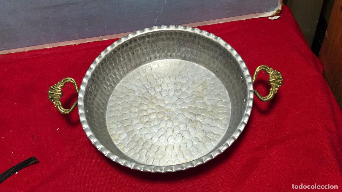 Antig&uuml;edades: cazuela de vintage antiguo