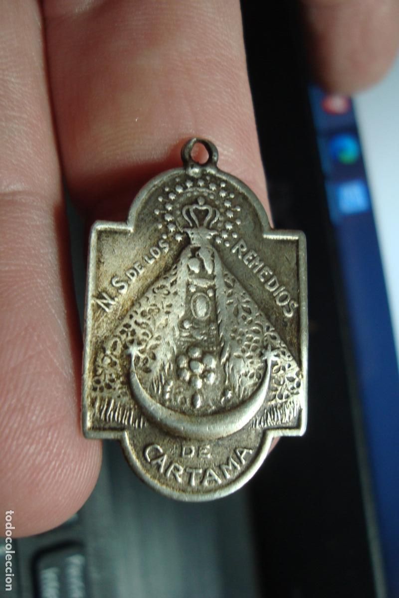 Antig&uuml;edades: ANTIGUA MEDALLA RELIGIOSA VIRGEN NUESTRA SE&Ntilde;ORA DE LOS REMEDIOS CARTAMA MALAGA. S.XX