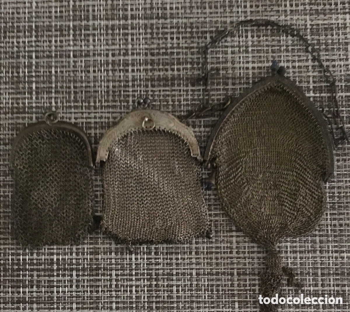 Antig&uuml;edades: 3 Monederos con malla de plata, principio del siglo XX
