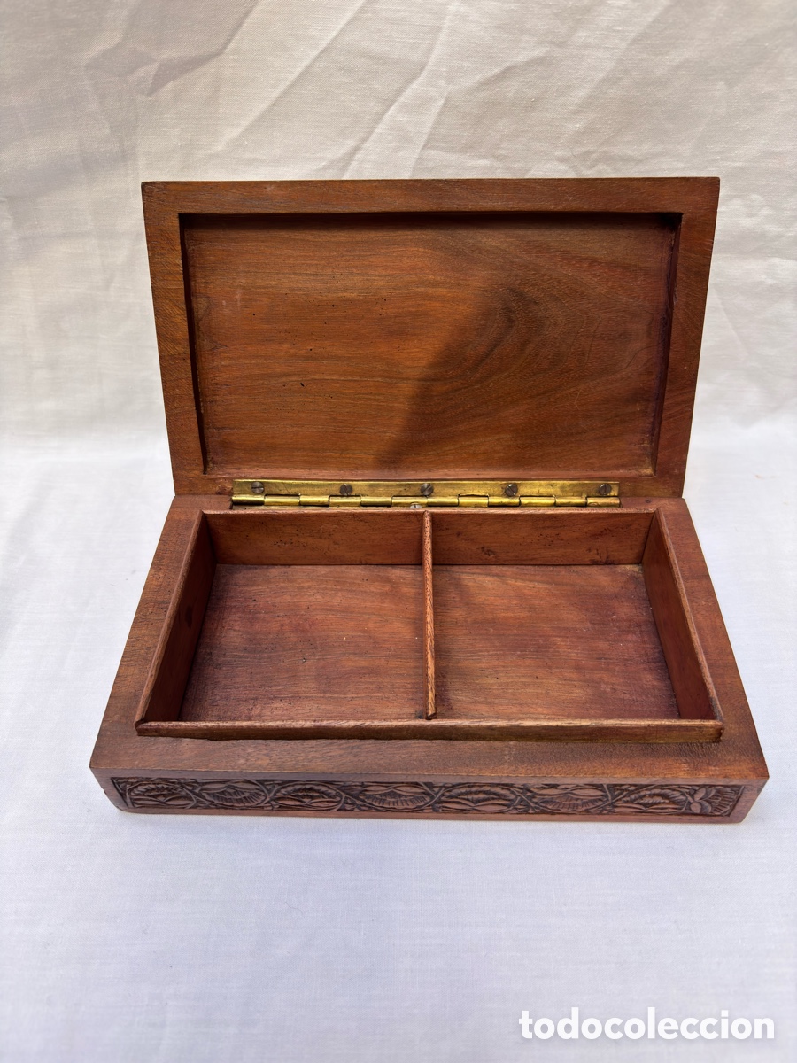 Antig&uuml;edades: Caja de madera tallada. - Foto 2