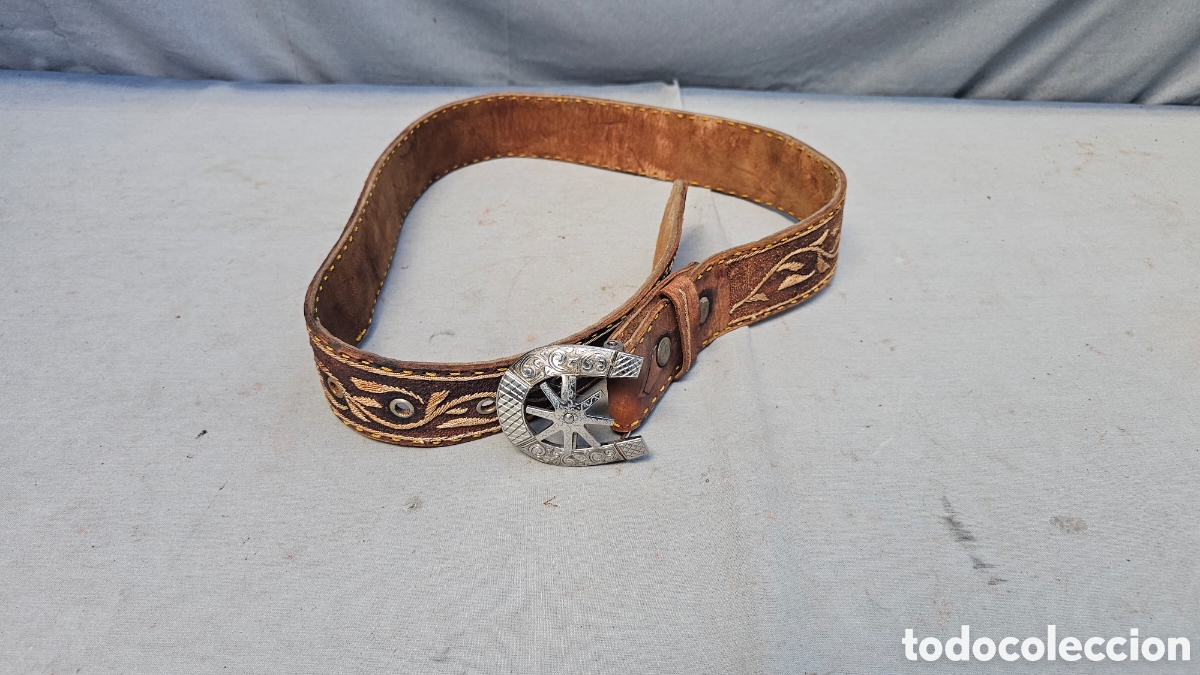Antig&uuml;edades: Antiguo cintur&oacute;n de componente musical Mariachi Taoro - Foto 1