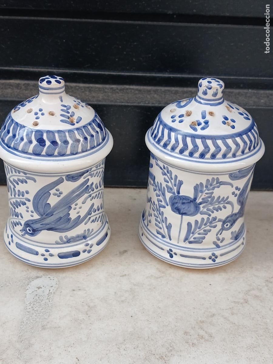 Antig&uuml;edades: Tarros ceramica de Sal y Pimienta segun modelo S.XVIII serie golondrinas Talavera (Toledo)