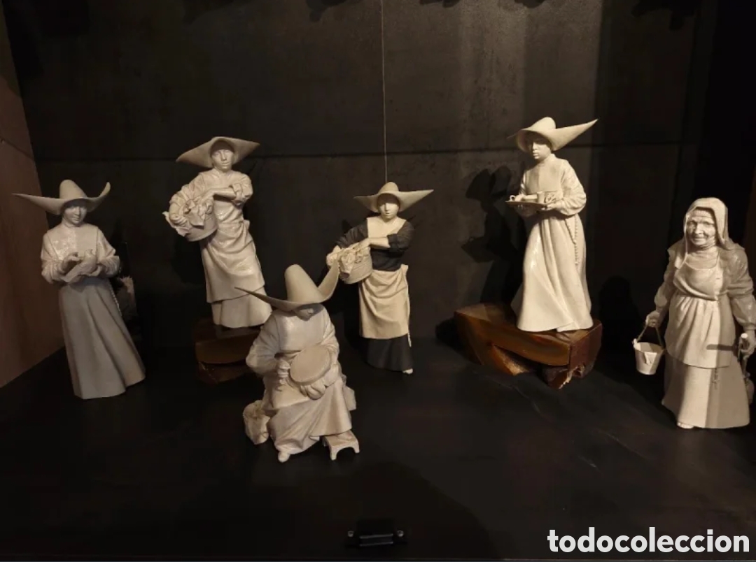 Antig&uuml;edades: Lote de figuras de monjas / hermanas de caridad de porcelana fina