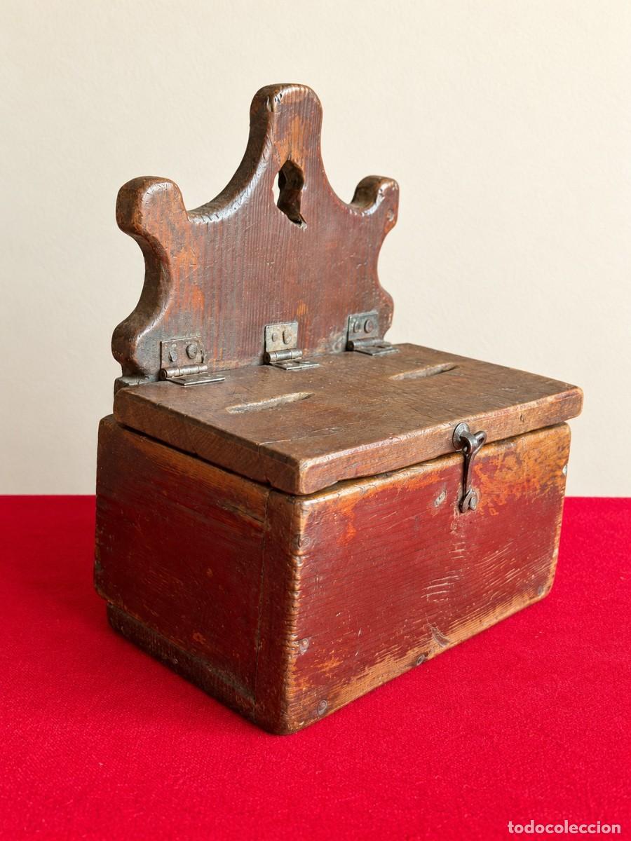 Antig&uuml;edades: LIMOSNERO R&Uacute;STICO DE MADERA - Foto 2