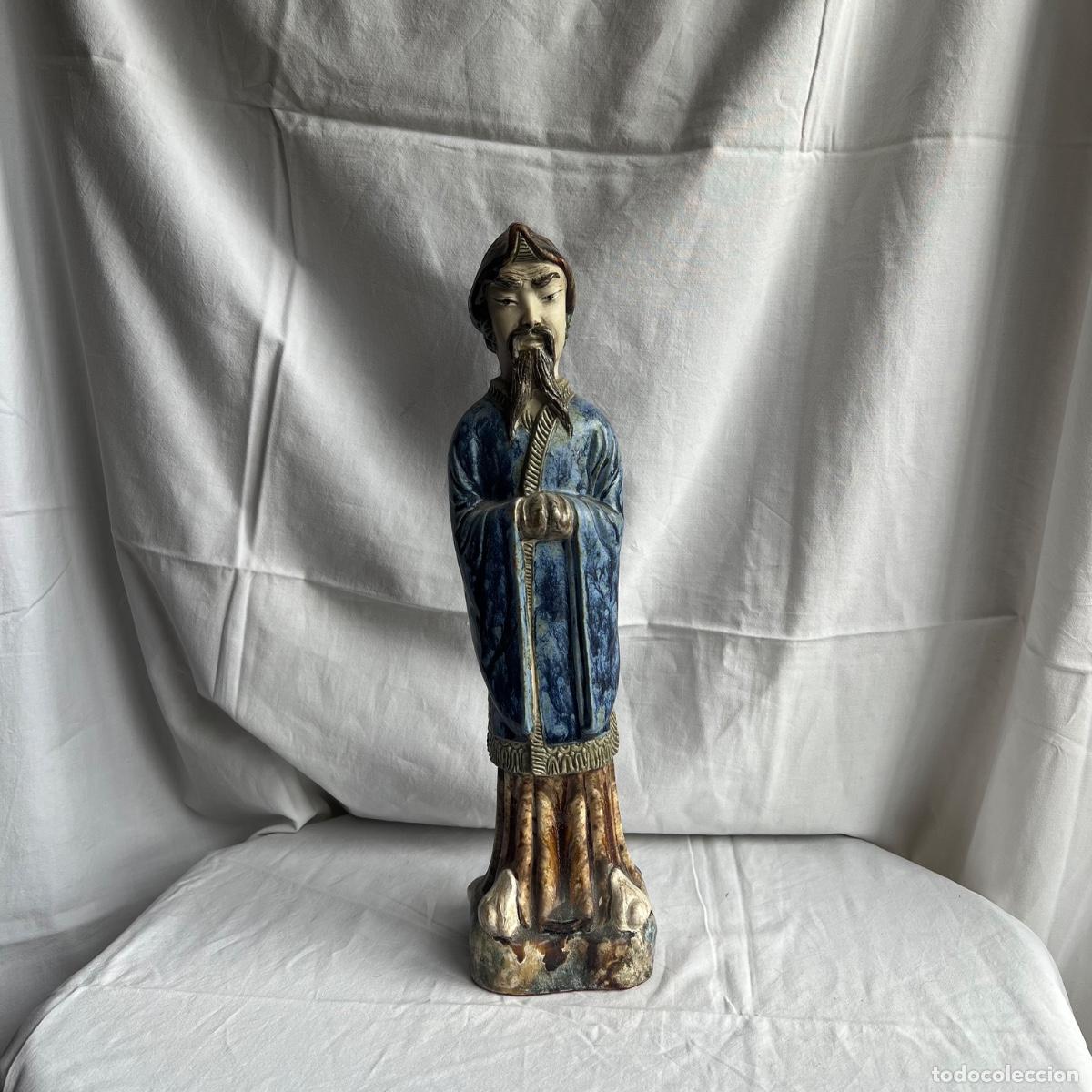 Antig&uuml;edades: Antigua Escultura de Erudito Sabio Oriental - Cer&aacute;mica Vidriada Flambeada Azul - Mid-Century