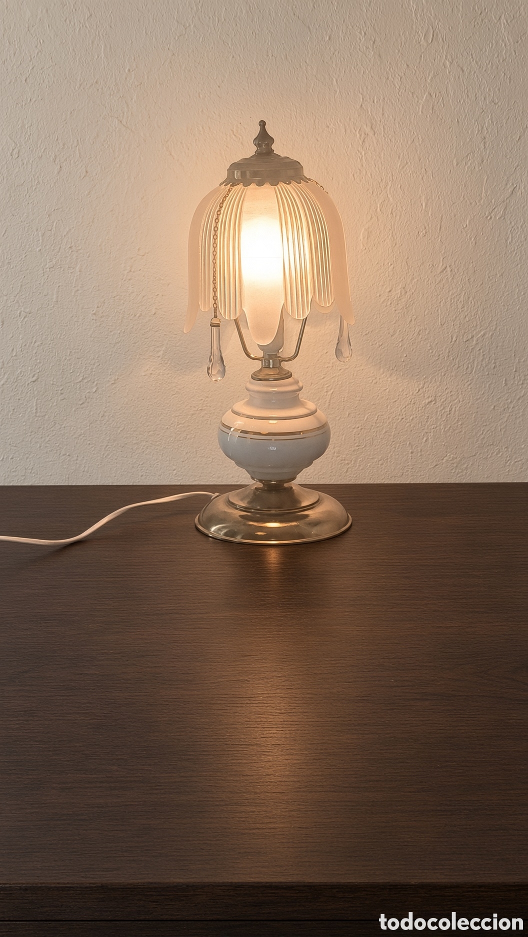 Antig&uuml;edades: Elegante l&aacute;mpara de mesa antigua