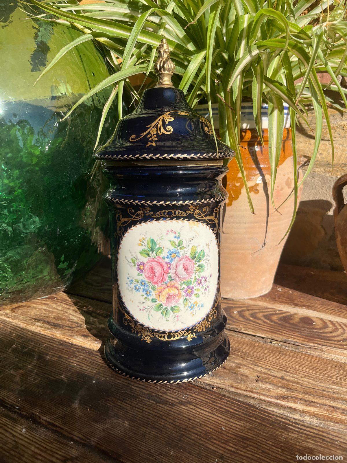 Antig&uuml;edades: Tarro de porcelana francesa CAS Limoges