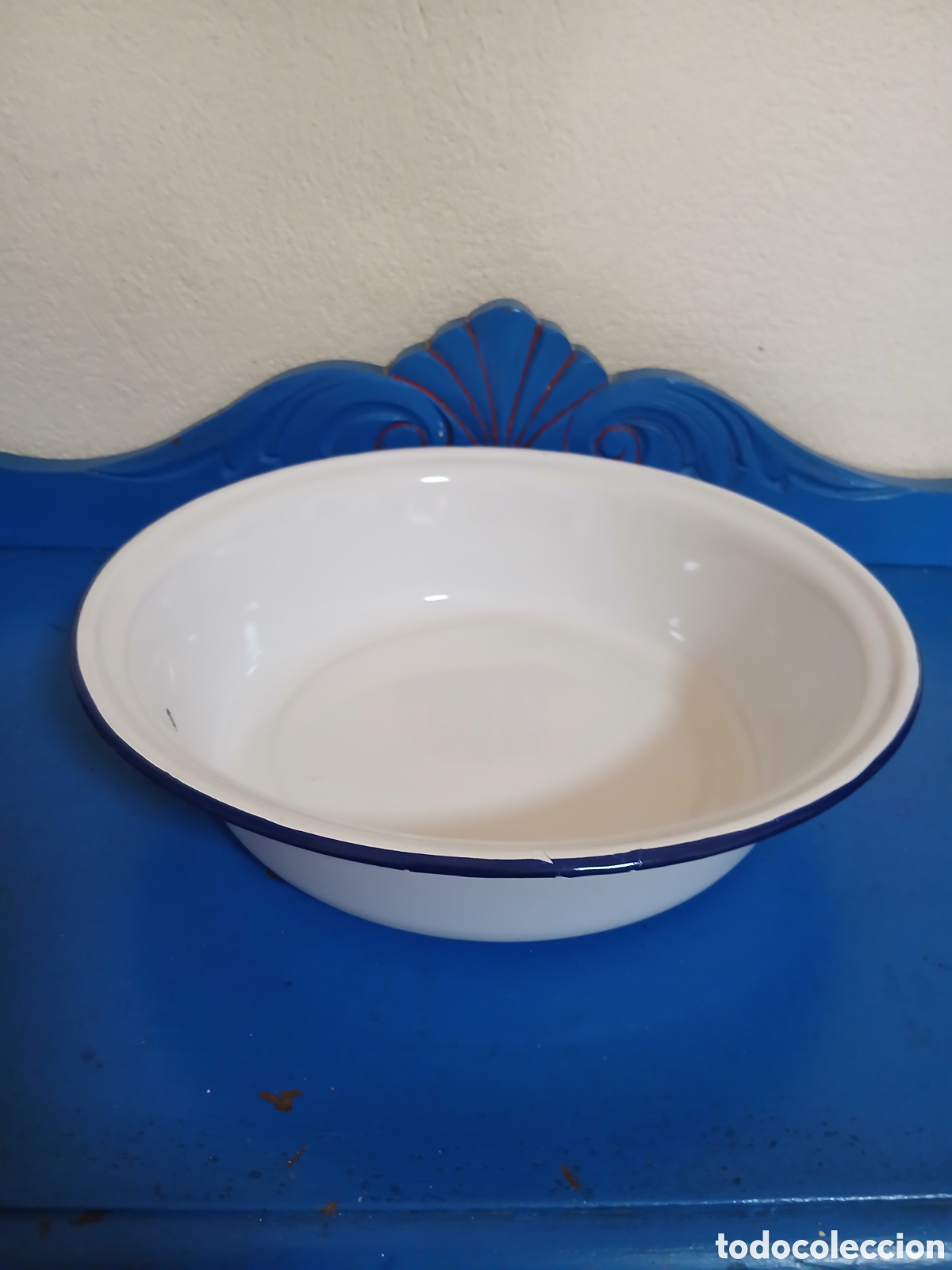 Antig&uuml;edades: Palangana antigua de matal esmaltado 30 cms