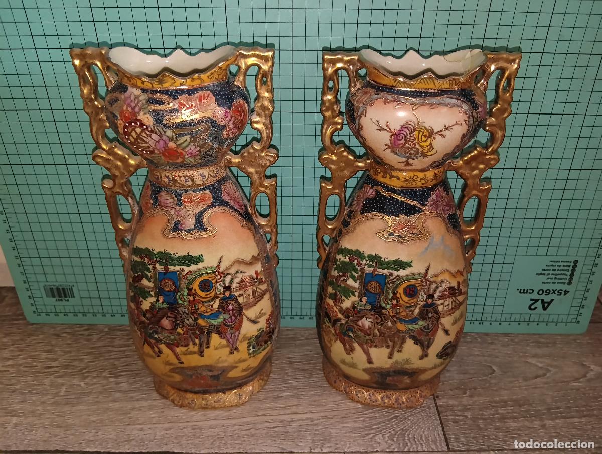 Antig&uuml;edades: Pareja de jarrones floreros Satsuma Porcelana china Vintage