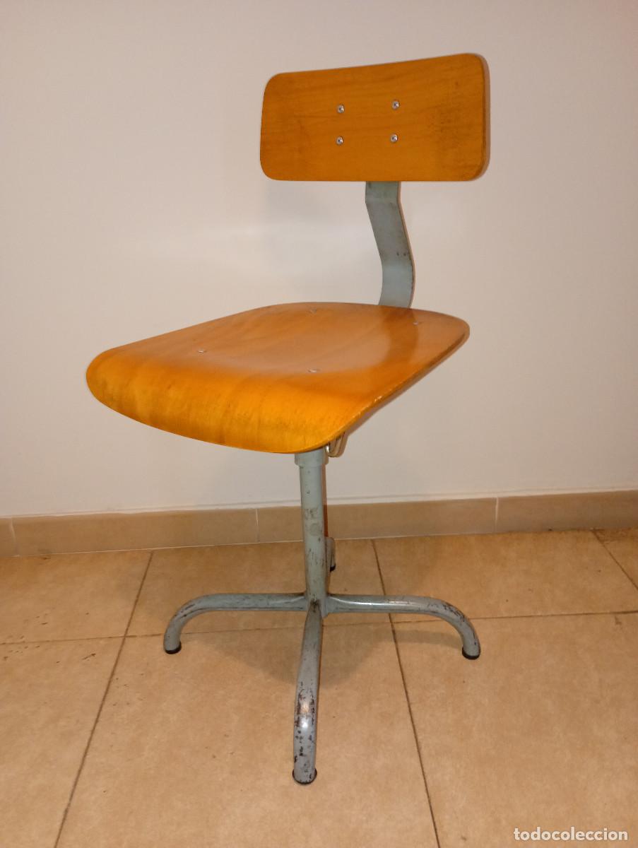 Antig&uuml;edades: Taburete/silla vintage giratoria metal madera gris retro industrial Espa&ntilde;a 60's