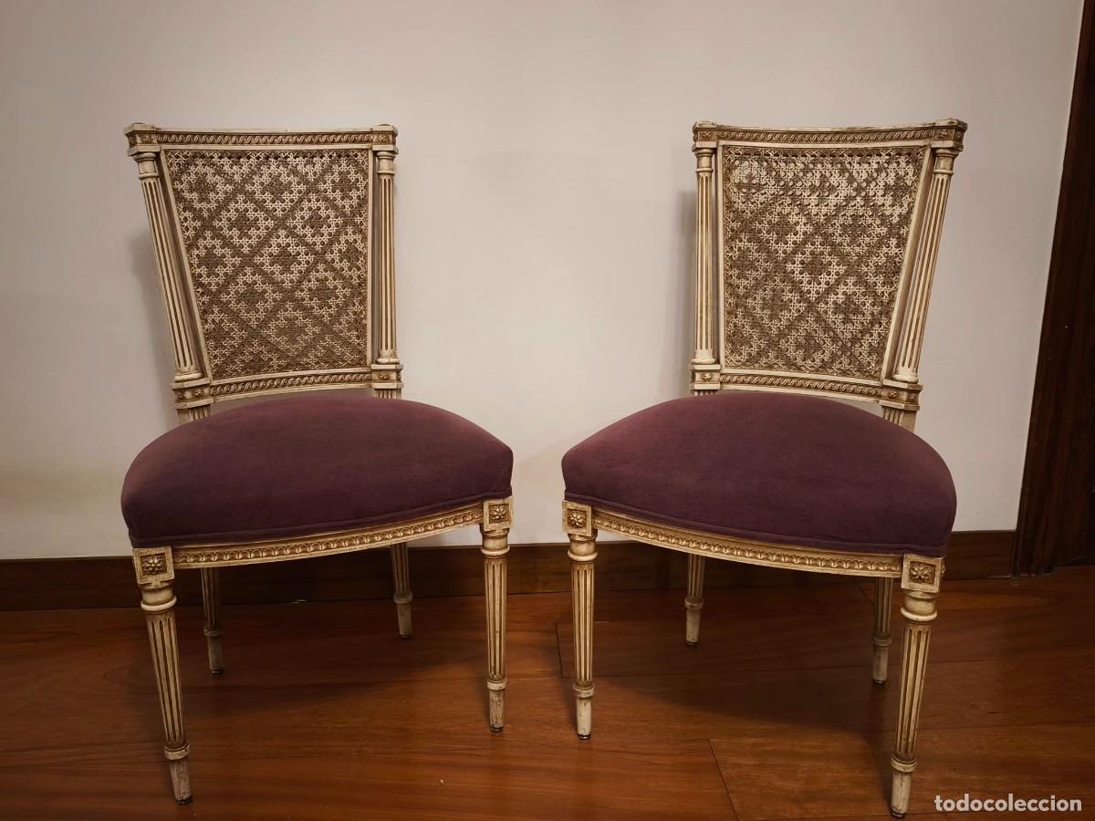 Antig&uuml;edades: Conjunto de 6 sillas antiguas de madera maciza decapada, rejilla y chenilla