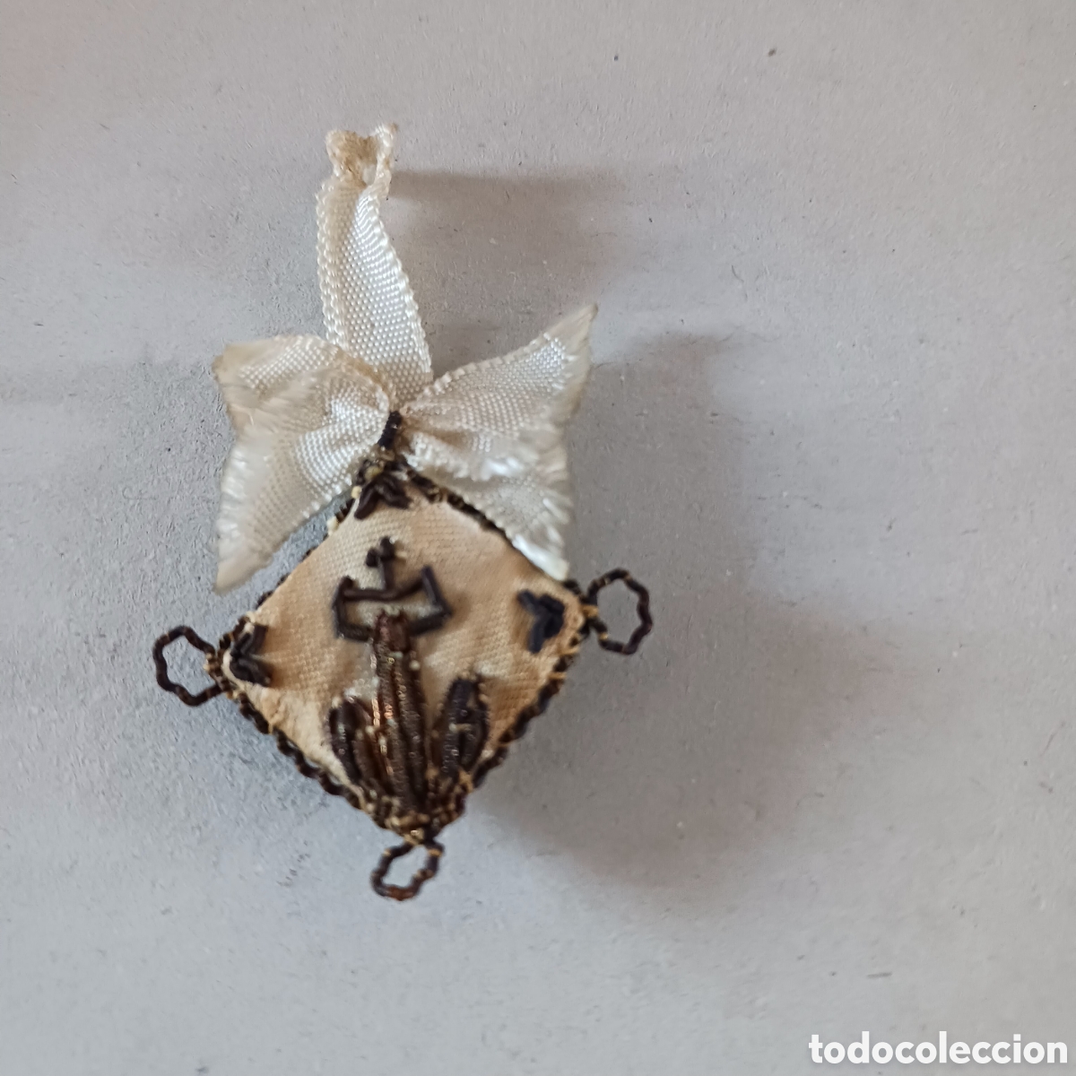 Antig&uuml;edades: Escapulario de Montserrat - Foto 2