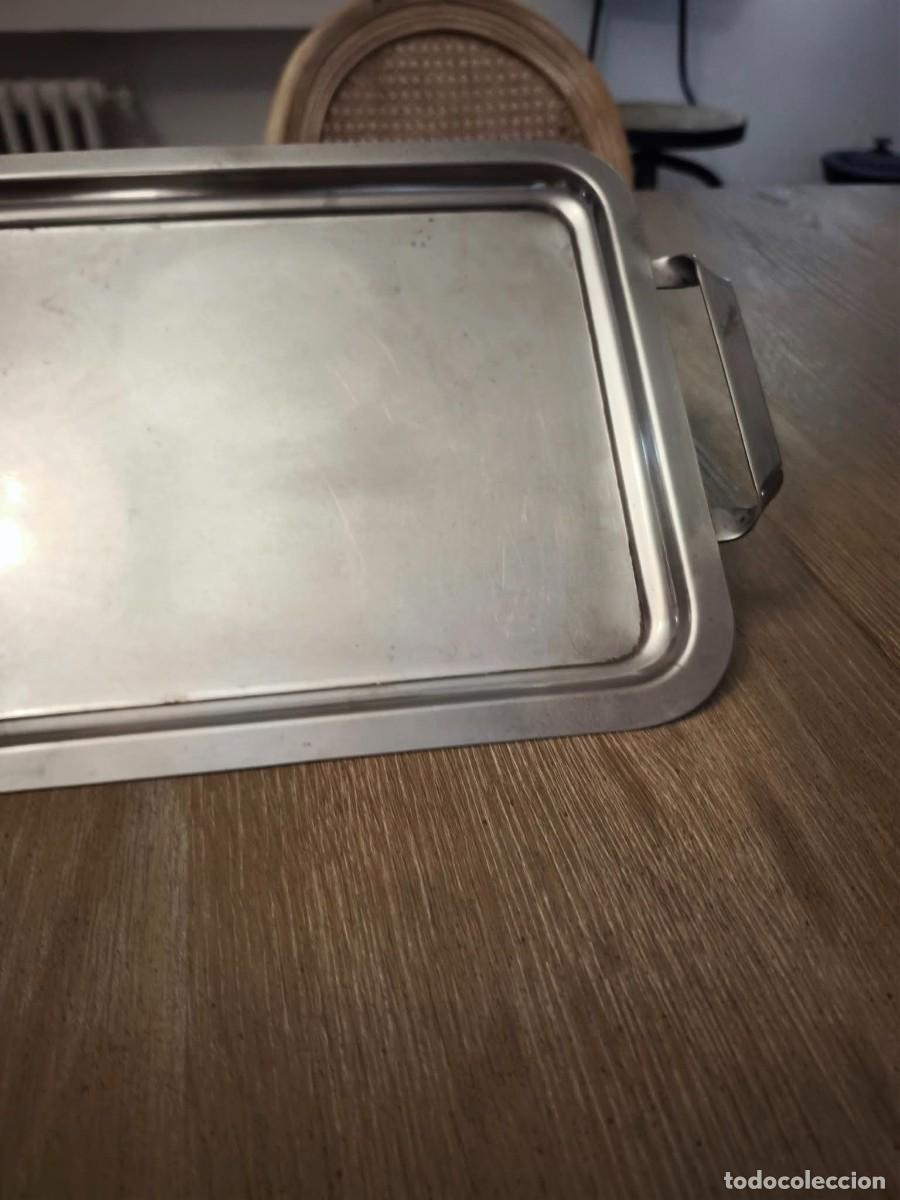 Antig&uuml;edades: Bandeja decorativa de acero