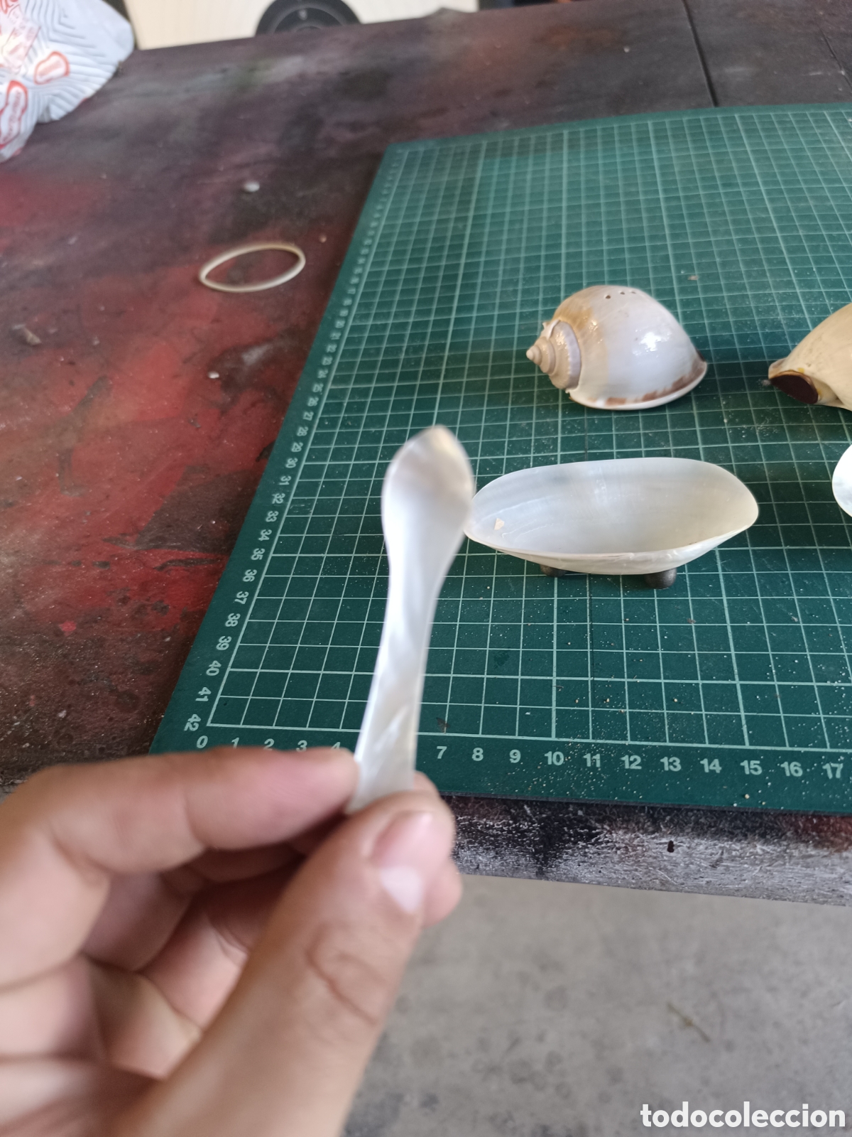 Antig&uuml;edades: Set de salpimentero y cucharas de nacar - Foto 2