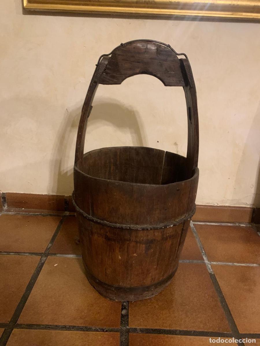 Antig&uuml;edades: Cubo antiguo de pozo