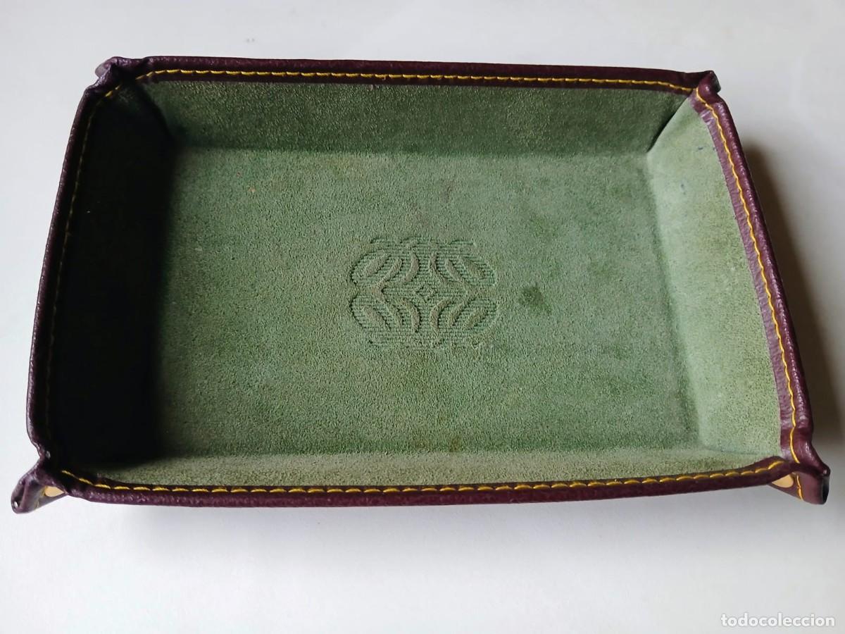 Antiques: Vaciabolsillos de piel LOEWE original (Marr&oacute;n/Verde) 20 x 12 x 3,5 cm.