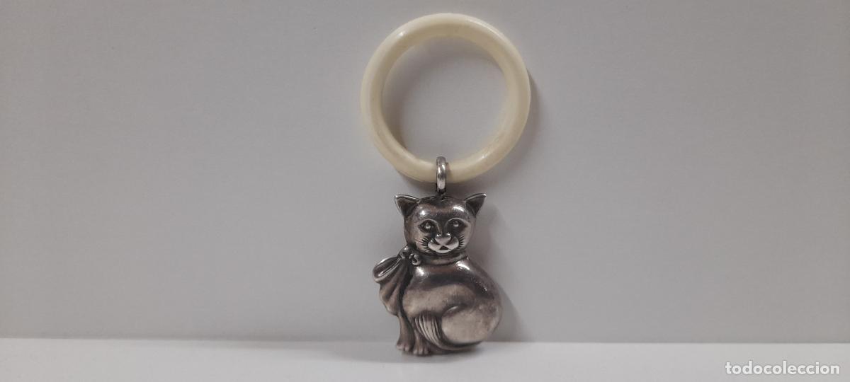 Antig&uuml;edades: PRECIOSO Y MUY ANTIGUO SONAJERO DE UN GATO . REALIZADO EN PLATA . VER DETALLES