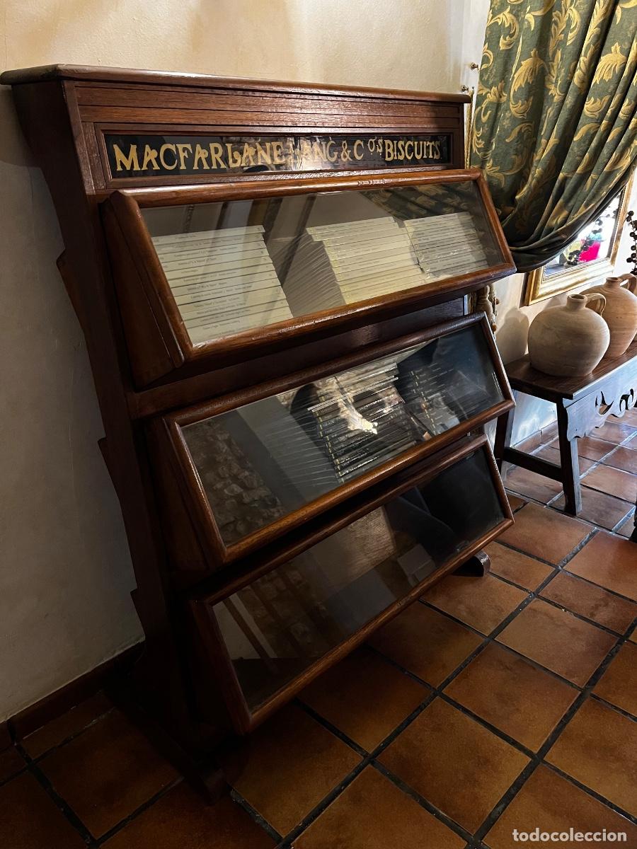 Antig&uuml;edades: Vitrina expositora galletera - Foto 3