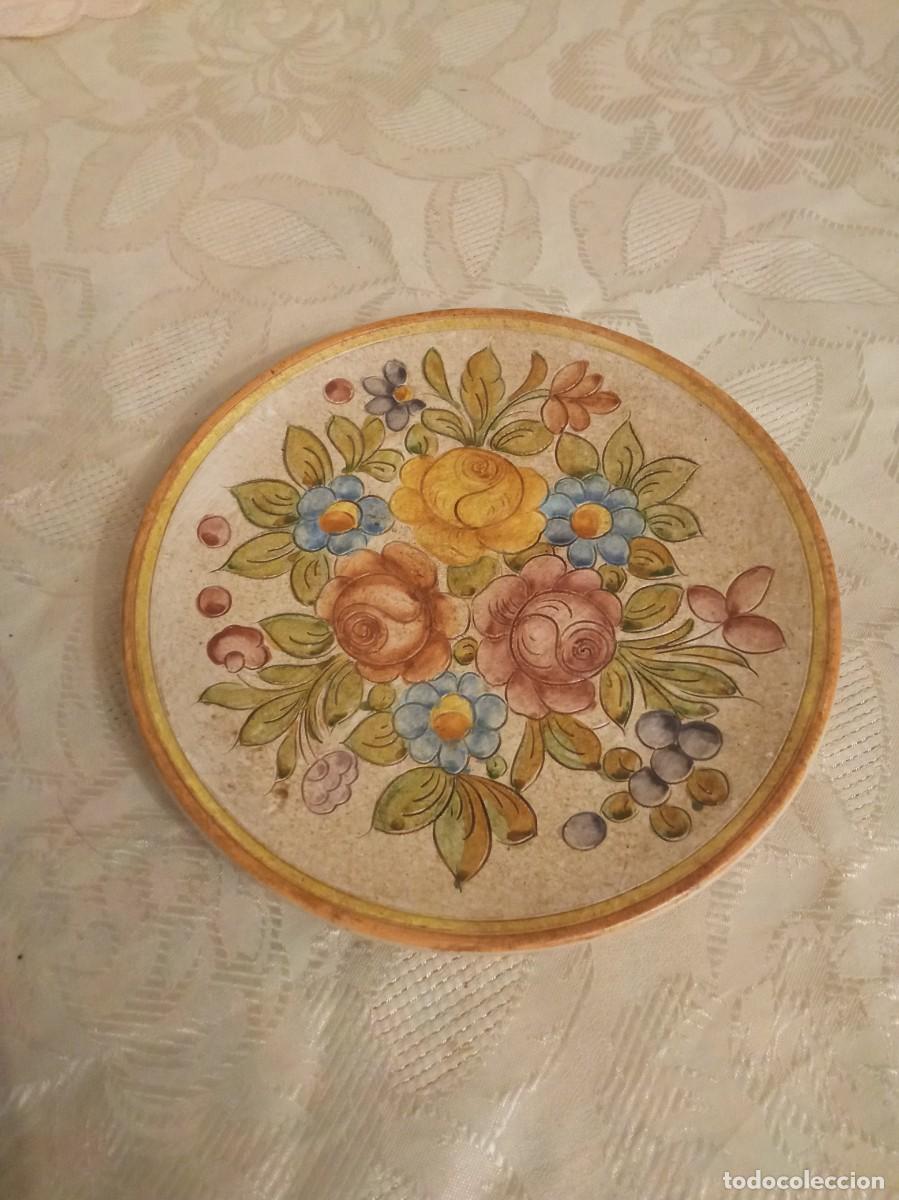 Antiguidades: Precioso plato de cer&aacute;mica, decorado amano, Deruta