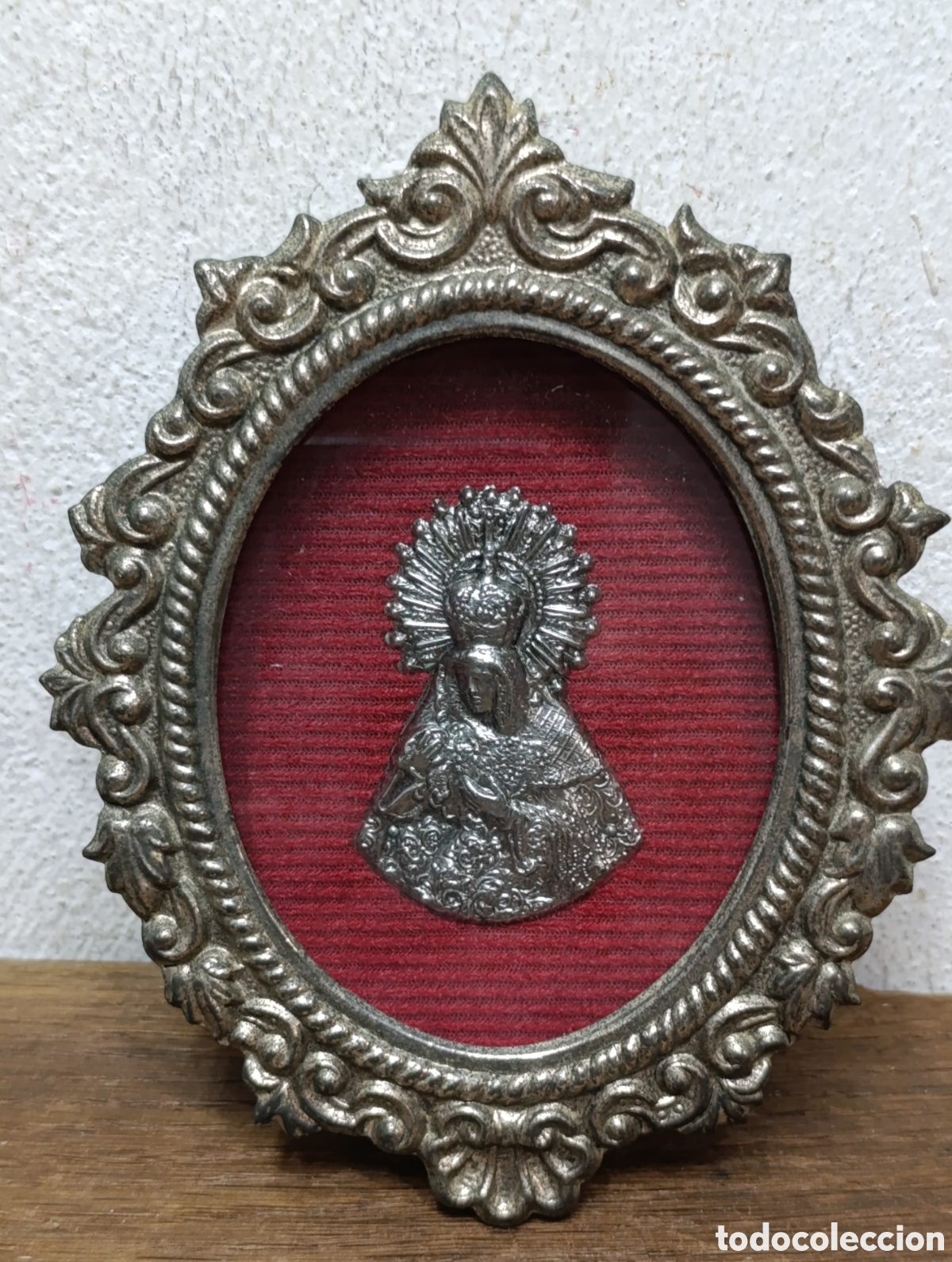 Antig&uuml;edades: ANTIGUO RELICARIO DE METAL REPUJADO DE LA VIRGEN DE LA ESPERANZA MACARENA