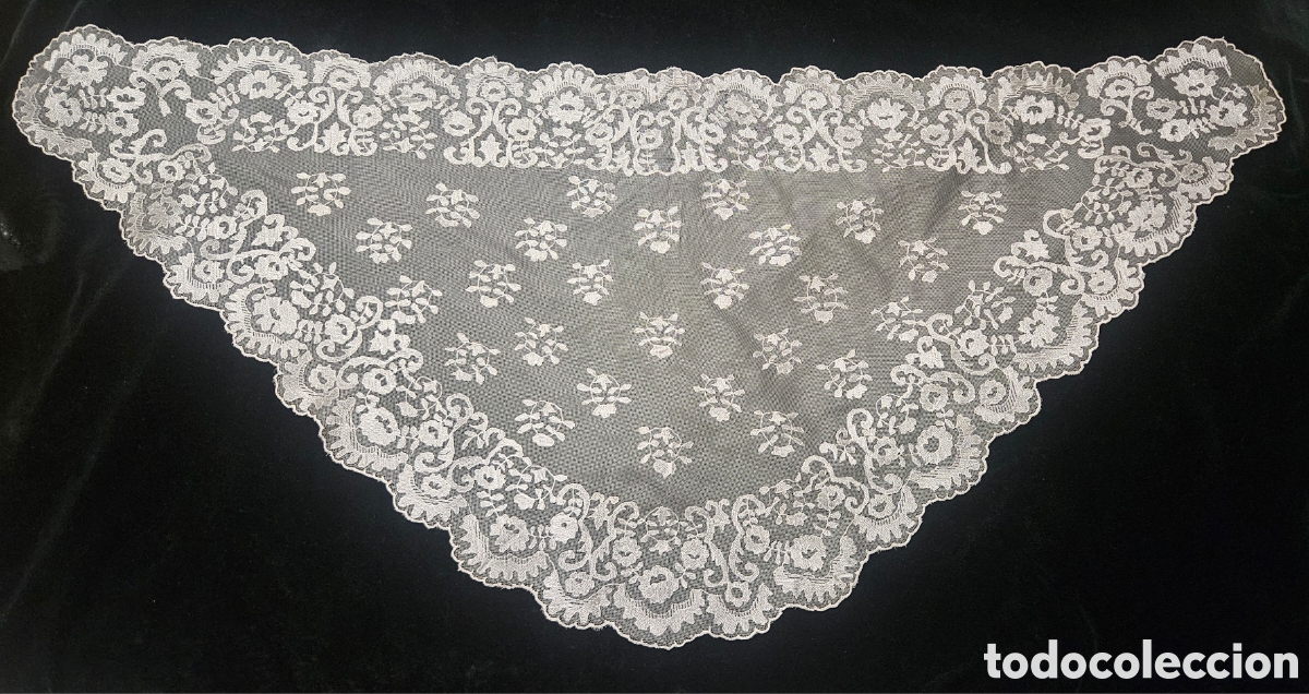 Antig&uuml;edades: MAGISTRAL TOCA-MANTILLA ANTIGUA DE ENCAJE GRANADINO
