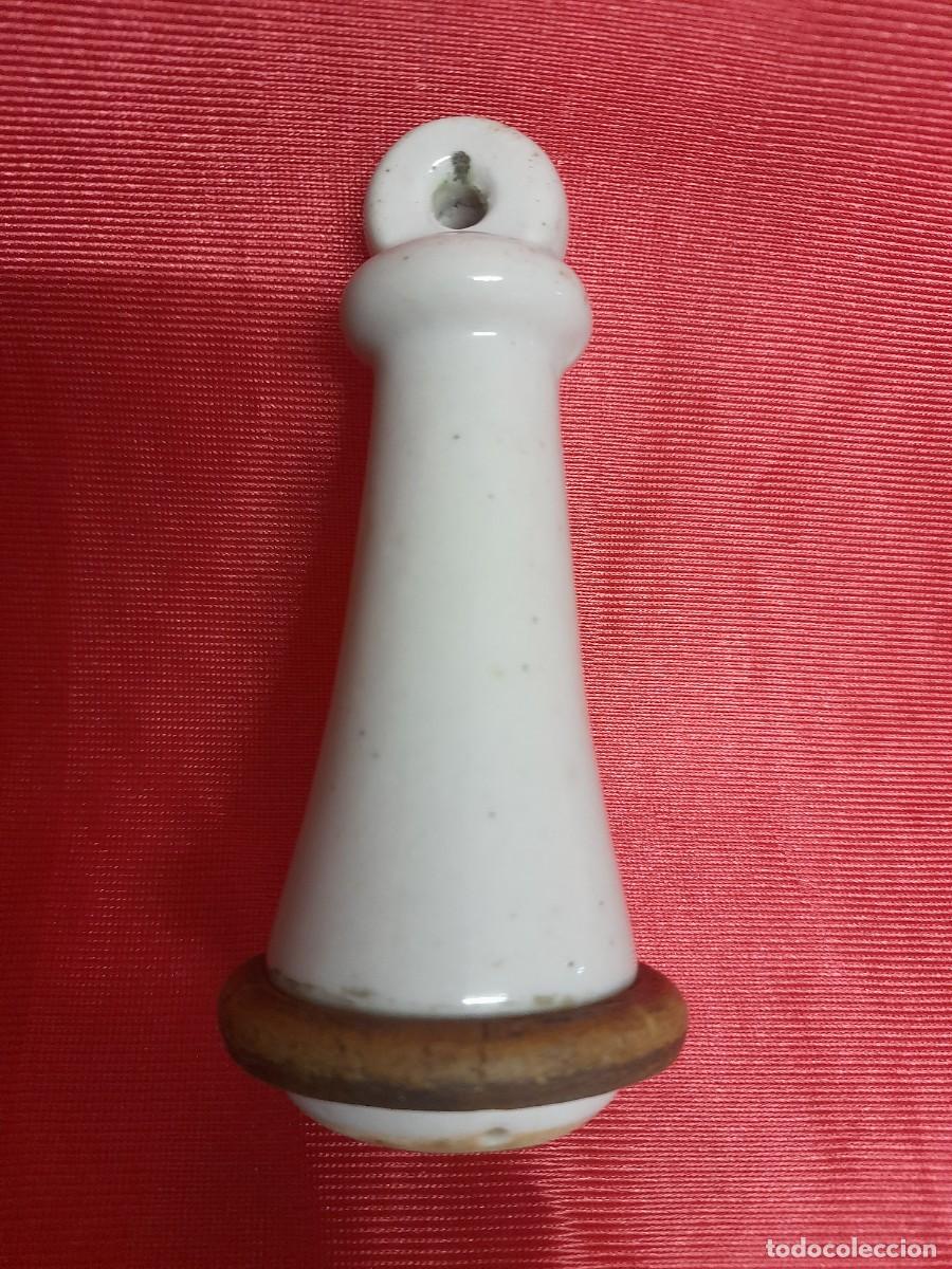 Antig&uuml;edades: Antiguo tirador de porcelana blanca para cadena de cisterna de WC o ba&ntilde;o - 10 cm