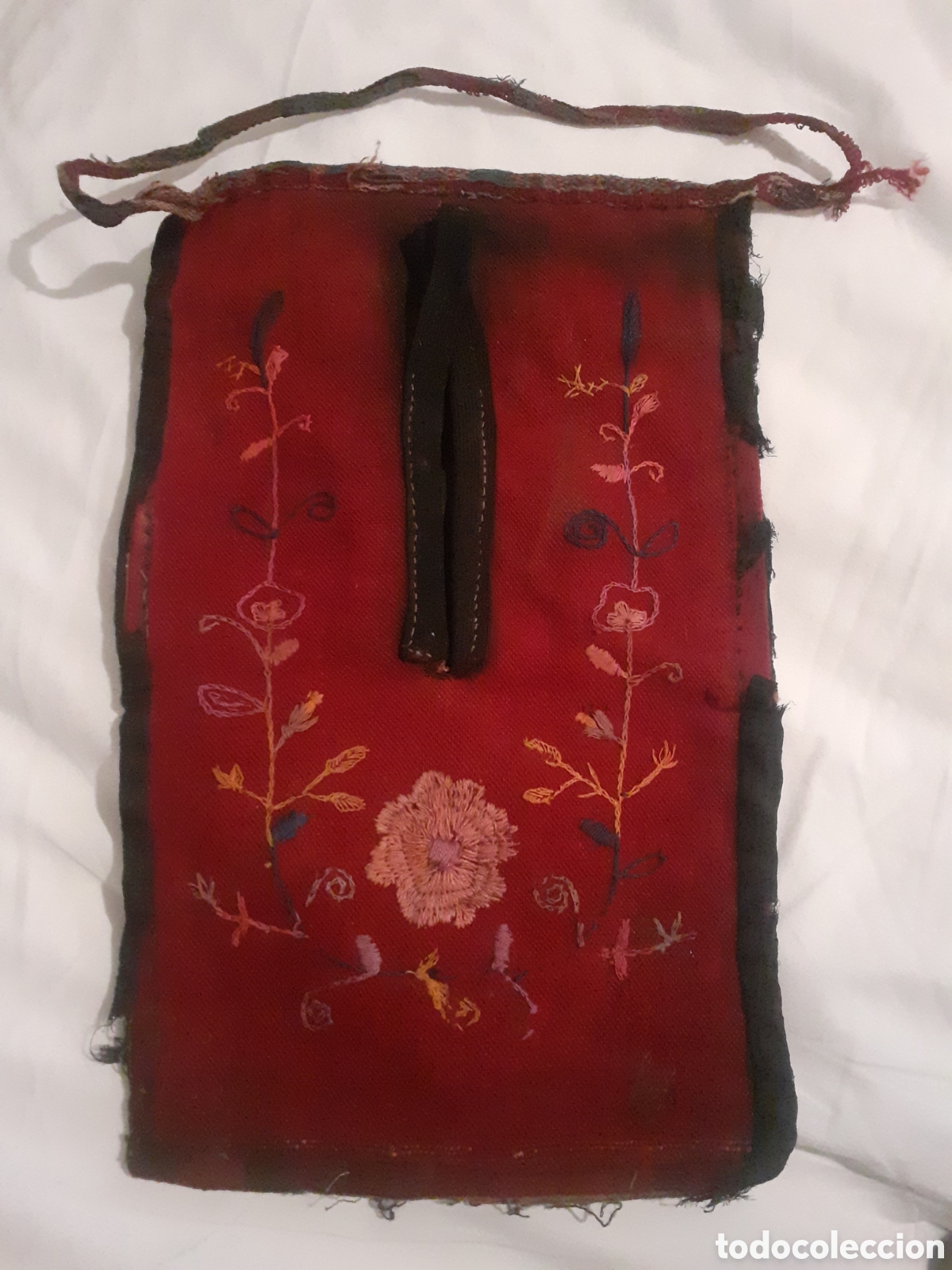 Antig&uuml;edades: ANTIQUISIMA FALTRIQUERA DE TELA. S. XIX. PRECIOSOS BORDADOS. CASTILLA Y LE&Oacute;N. ETNOGRAF&Iacute;A. 23 X 16 CM