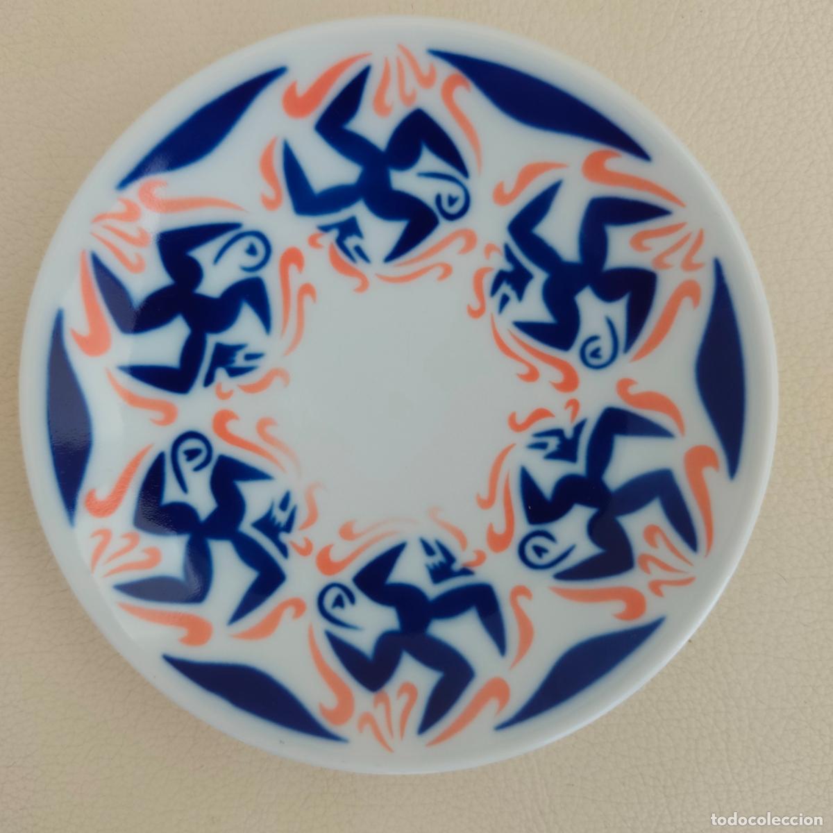 Antig&uuml;edades: &bull; Platillo de Porcelana Sargadelos - Serie Castro / Motivos Castrexos (Esv&aacute;sticas Celtas Curvas). &bull;