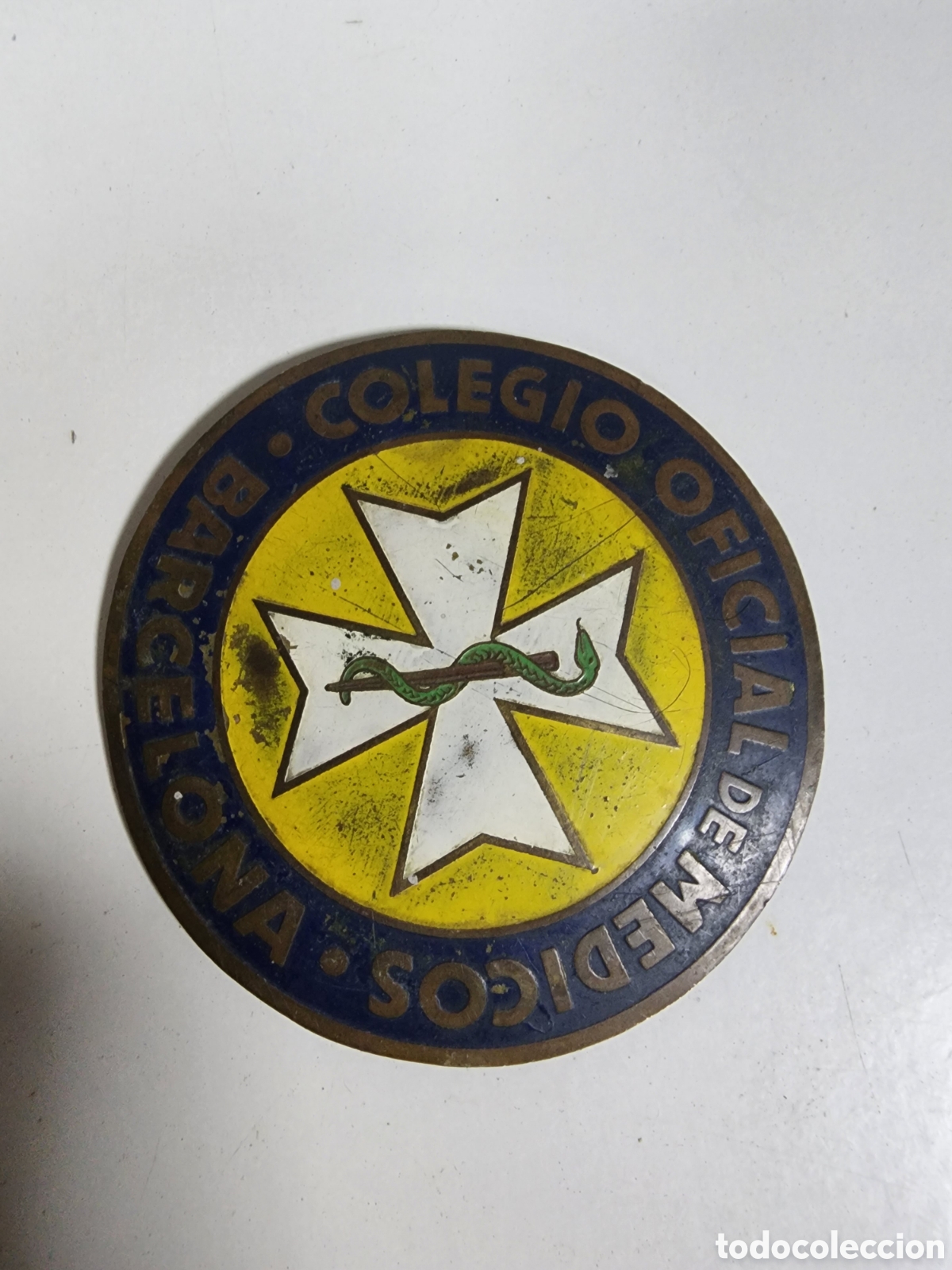 Antig&uuml;edades: CHAPA PARA VEHICULO. COLEGIO OFICIAL DE MEDICOS. BARCELONA. N&Uacute;MERO 13. SIGLO XX.
