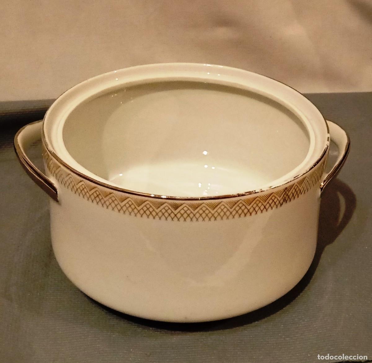 Antig&uuml;edades: Cazuela de porcelana vintage