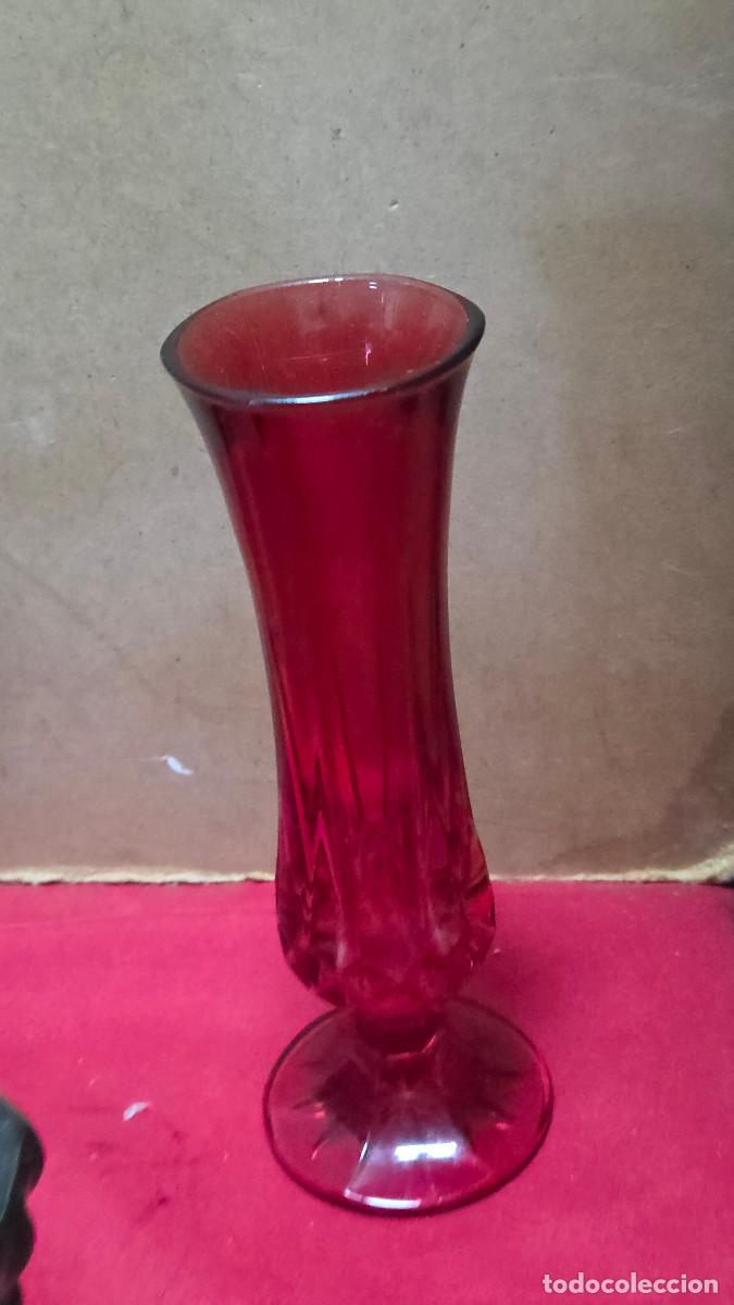 Antig&uuml;edades: florero de cristal rojo - Foto 3