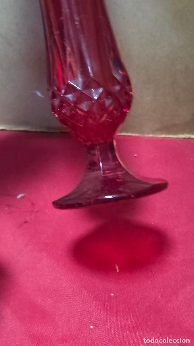 Antig&uuml;edades: florero de cristal rojo - Foto 4
