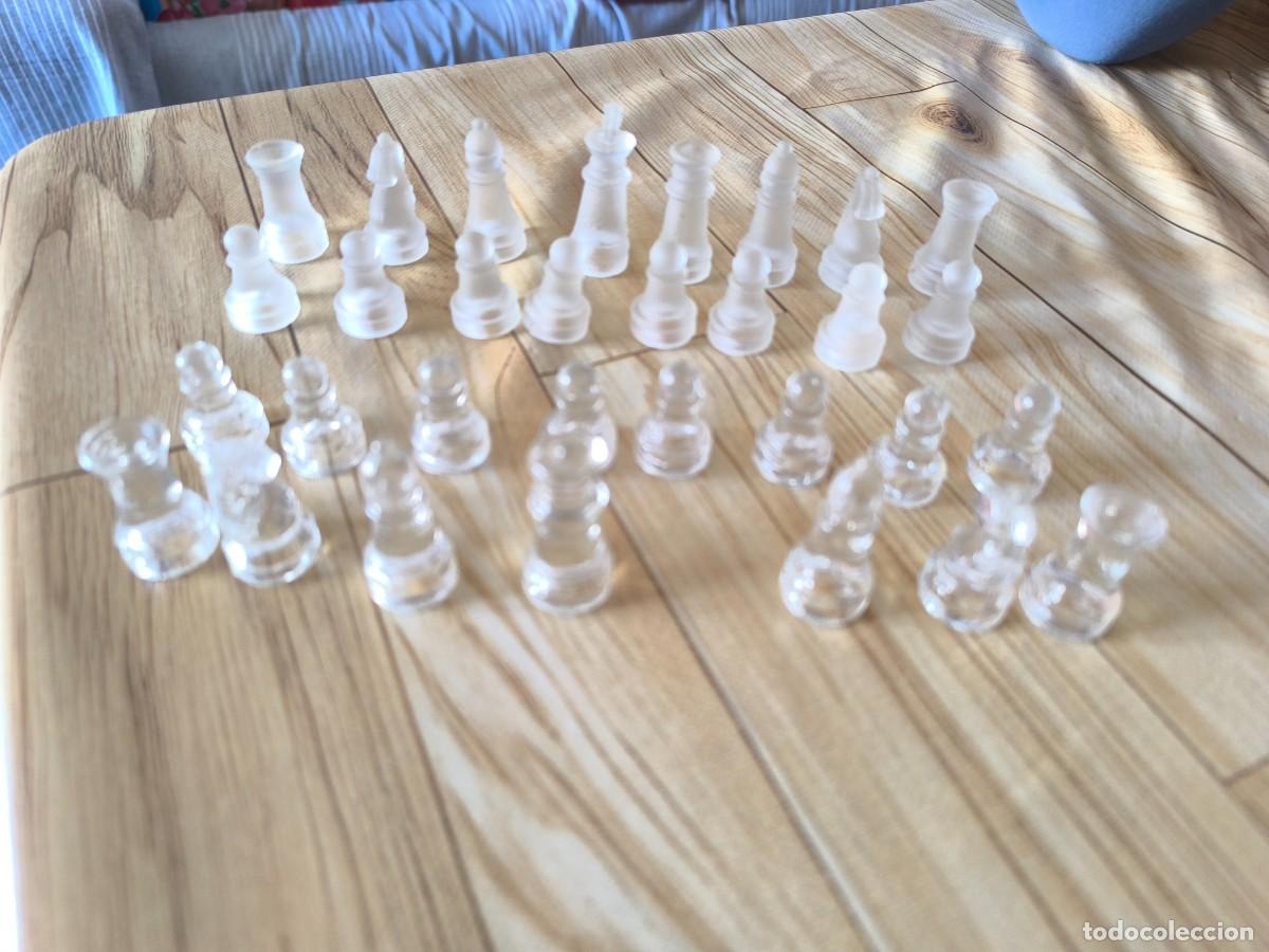 Antig&uuml;edades: Piezas ajedrez cristal para repuesto