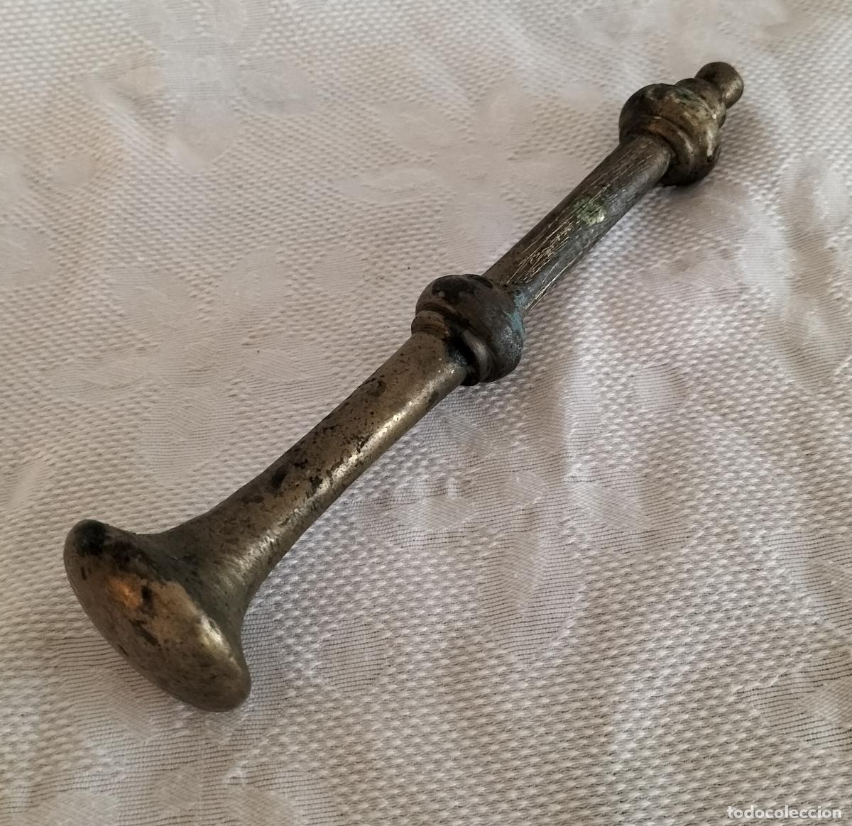 Antig&uuml;edades: MANO O MAZO DE ALMIREZ 19 CM / 345 G.