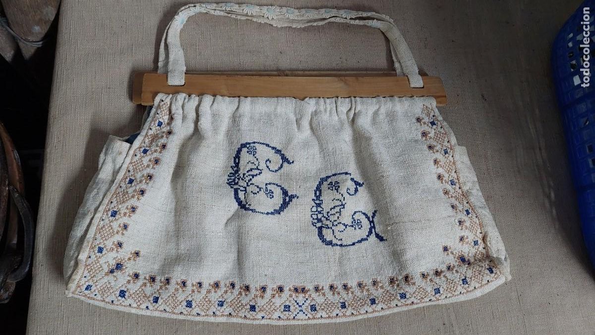 Antig&uuml;edades: Magn&iacute;fico antiguo bolso de tela bordado