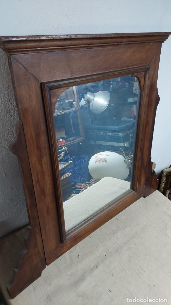 Antig&uuml;edades: Antiguo espejo en madera cristal soplado