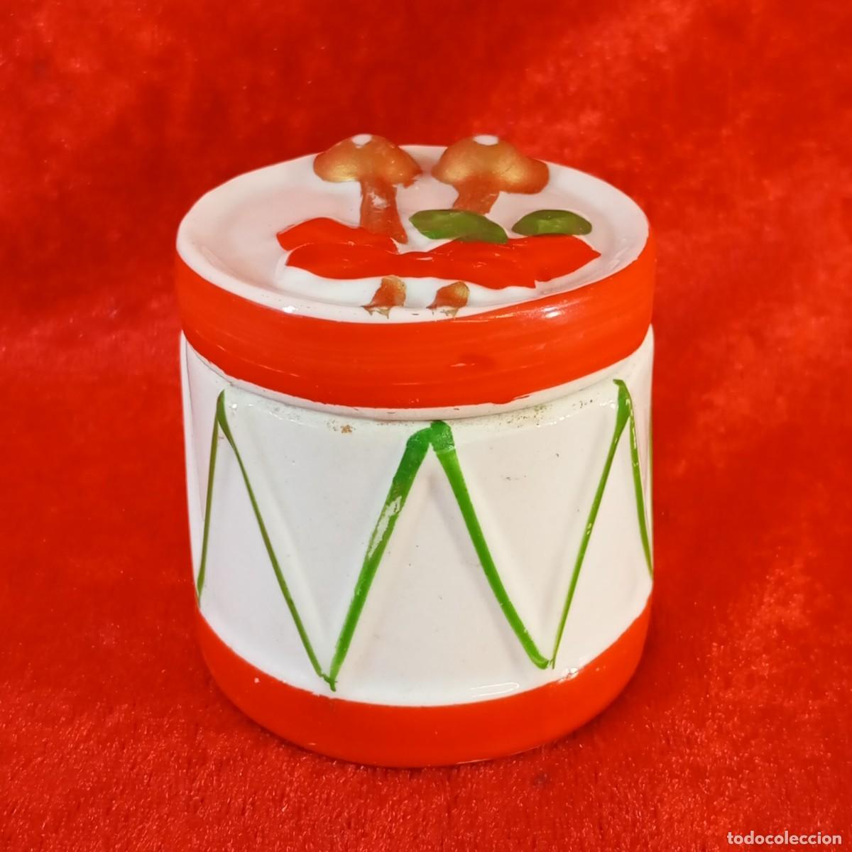 Oggetti Antichi: PEQUE&Ntilde;A VELA NAVIDE&Ntilde;A VINTAGE - CER&Aacute;MICA PINTADA A MANO - SIGLO XX - 5,3 CM DIAMETRO - 5,5 CM ALTO