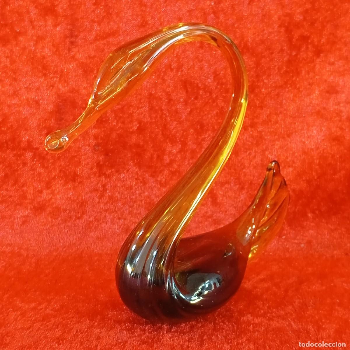 Antig&uuml;edades: FIGURA VINTAGE DE VIDRIO AMARILLO - TECNICA SOPLADO A MANO - FORMA DE CISNE - 10,6 CM DE ALTO
