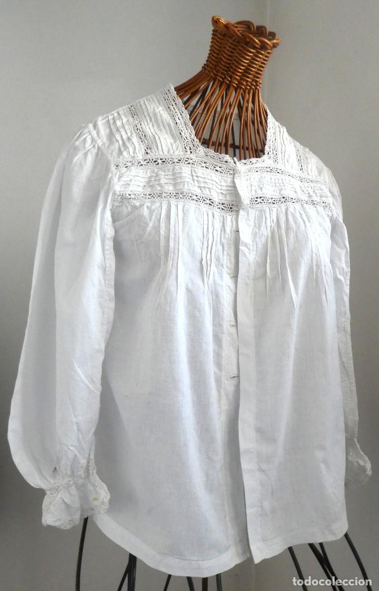 Antig&uuml;edades: ANTIGUA CAMISA - ENCAJE DE BOLILLO Y TABLILLAS PPIO.S.XX
