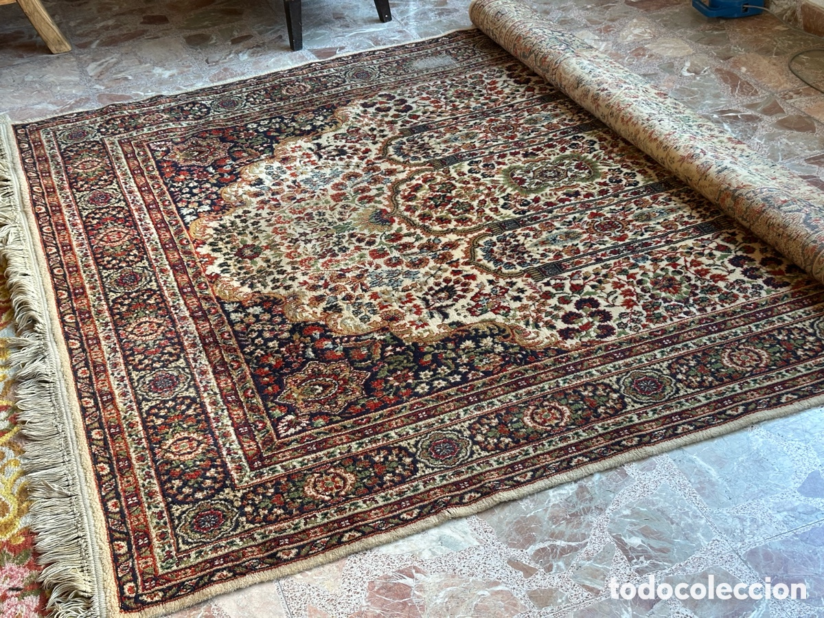Antig&uuml;edades: Alfombra persa estilo Nain o Kashan. 260x200 cm.