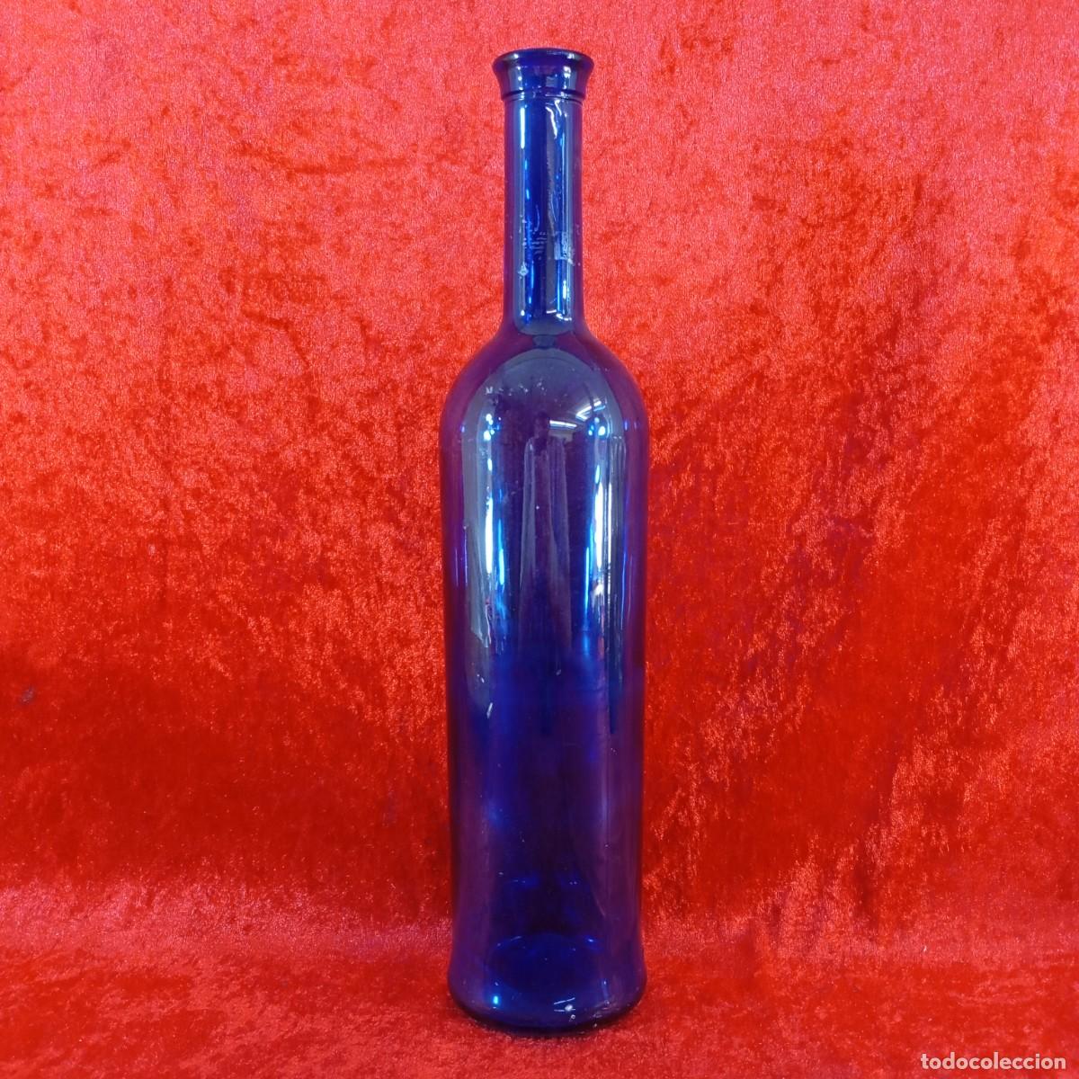 Antiguidades: ANTIGUA BOTELLA DE CRISTAL AZUL COBALTO - ESTILO VICTORIANO - SIGLO XIX - 33 CM DE ALTO