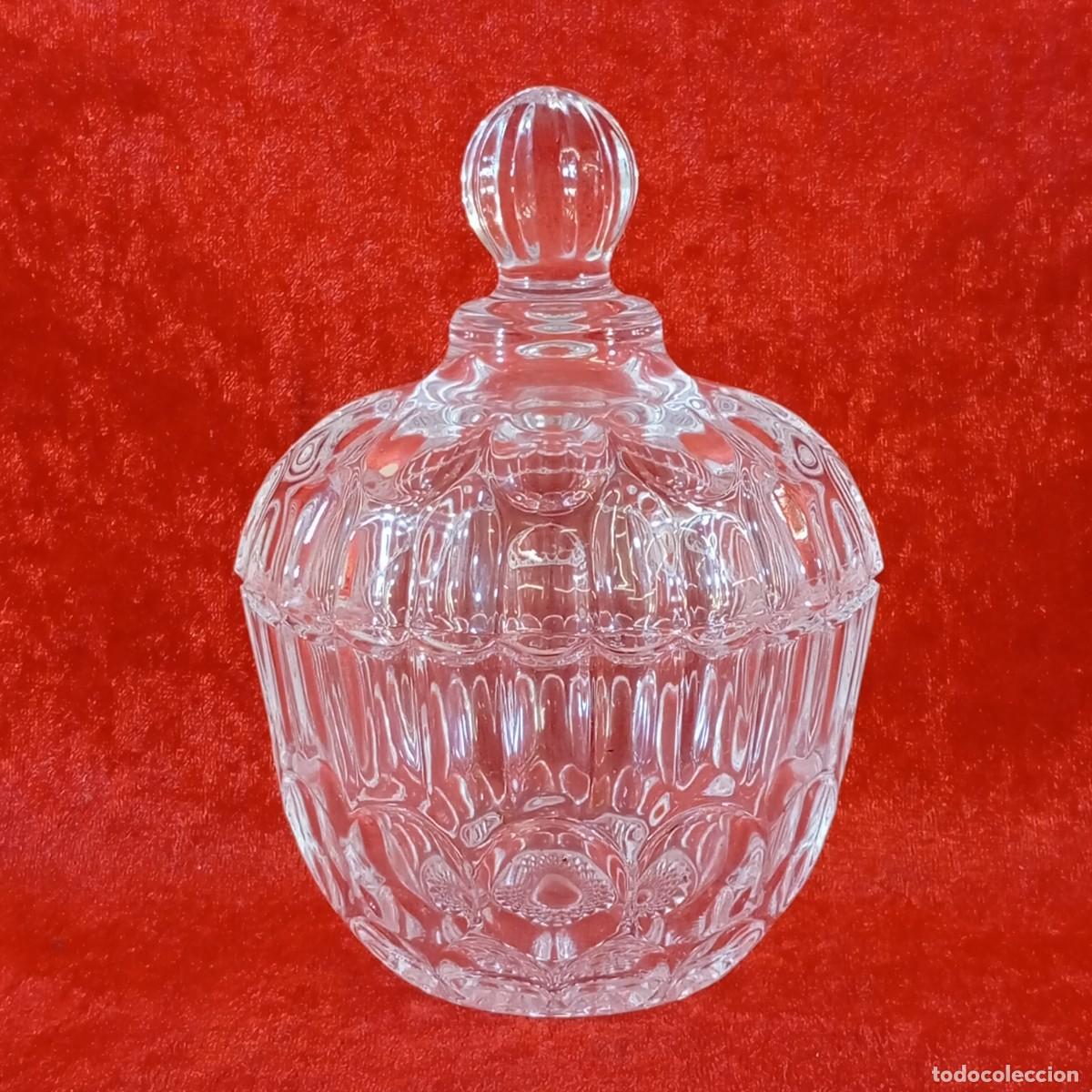 Antig&uuml;edades: ANTIGUA BOMBONERA DE CRISTAL TALLADO - DISE&Ntilde;O EN GLOBO - SIGLO XX - 10,5 CM DIAMETRO - 15 CM DE ALTO
