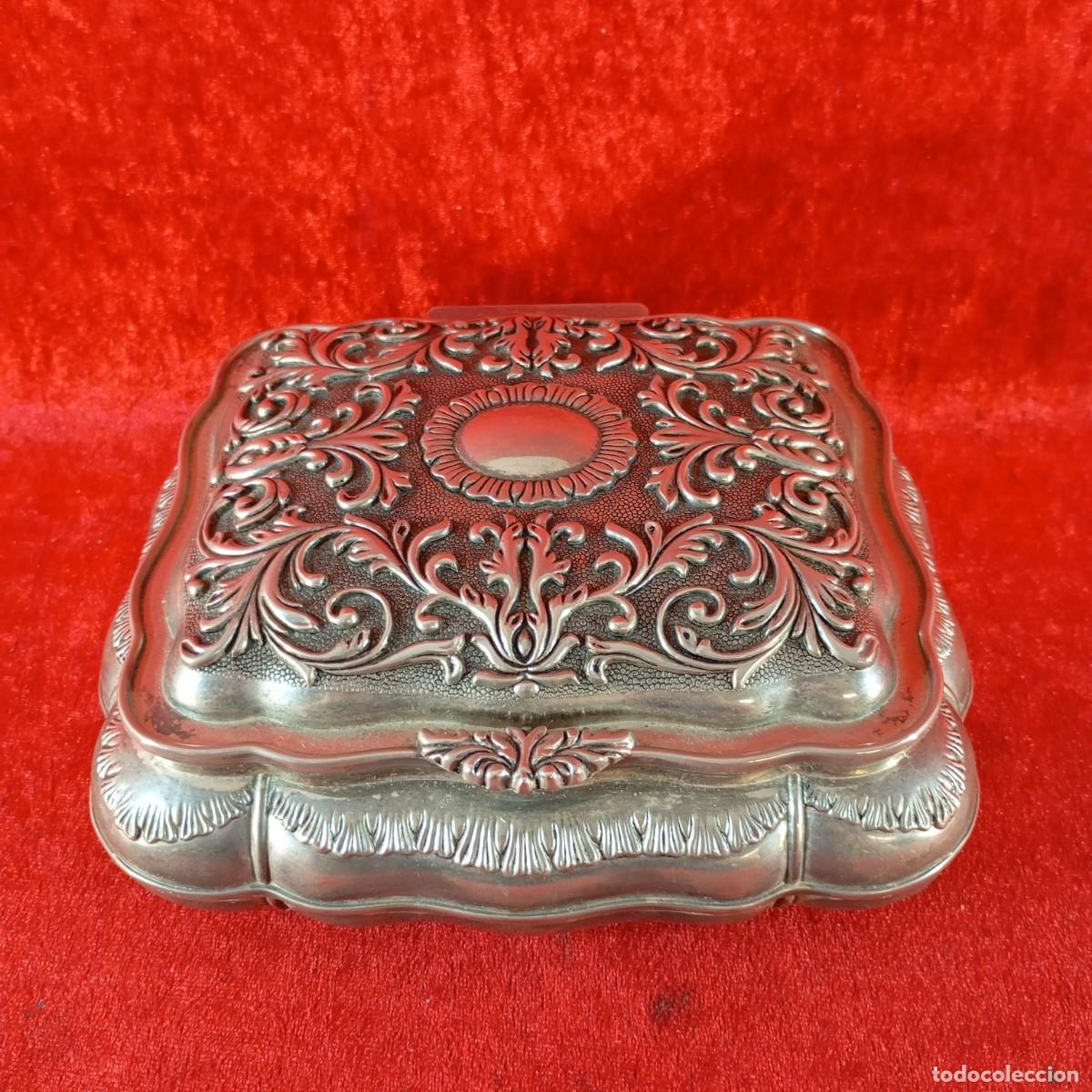 Antig&uuml;edades: ANTIGUO JOYERO ORNAMENTADO - ESTILO ANTIGUO - CHAPADO EN PLATA - SIGLO XX - 16,5 X 19 CM