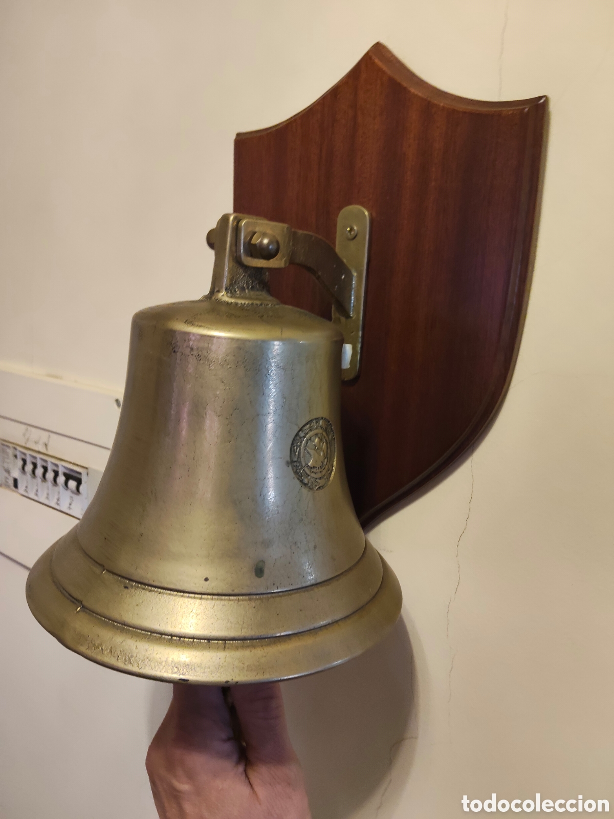 Antig&uuml;edades: Importante campana de bronce de barco