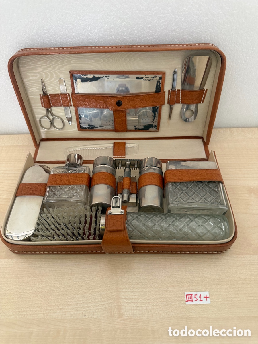 Antiguidades: neceser de viaje vintage para caballero de mediados del siglo XX (d&eacute;cadas de 1940 a 1960)
