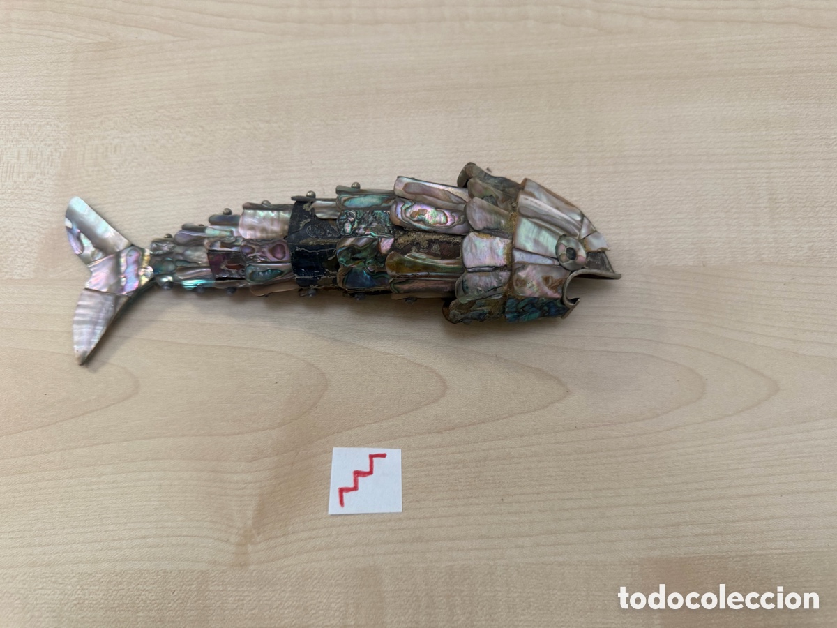 Antig&uuml;edades: Abrebotellas en forma de pez articulado de n&aacute;car