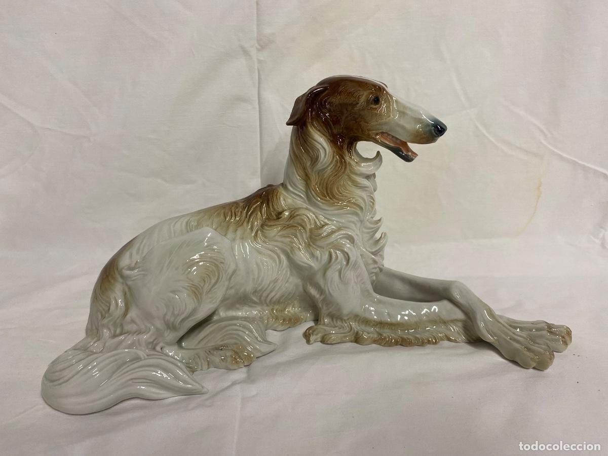 Antig&uuml;edades: FIGURA DE PERRO EN PORCELANA DE ALGORA.