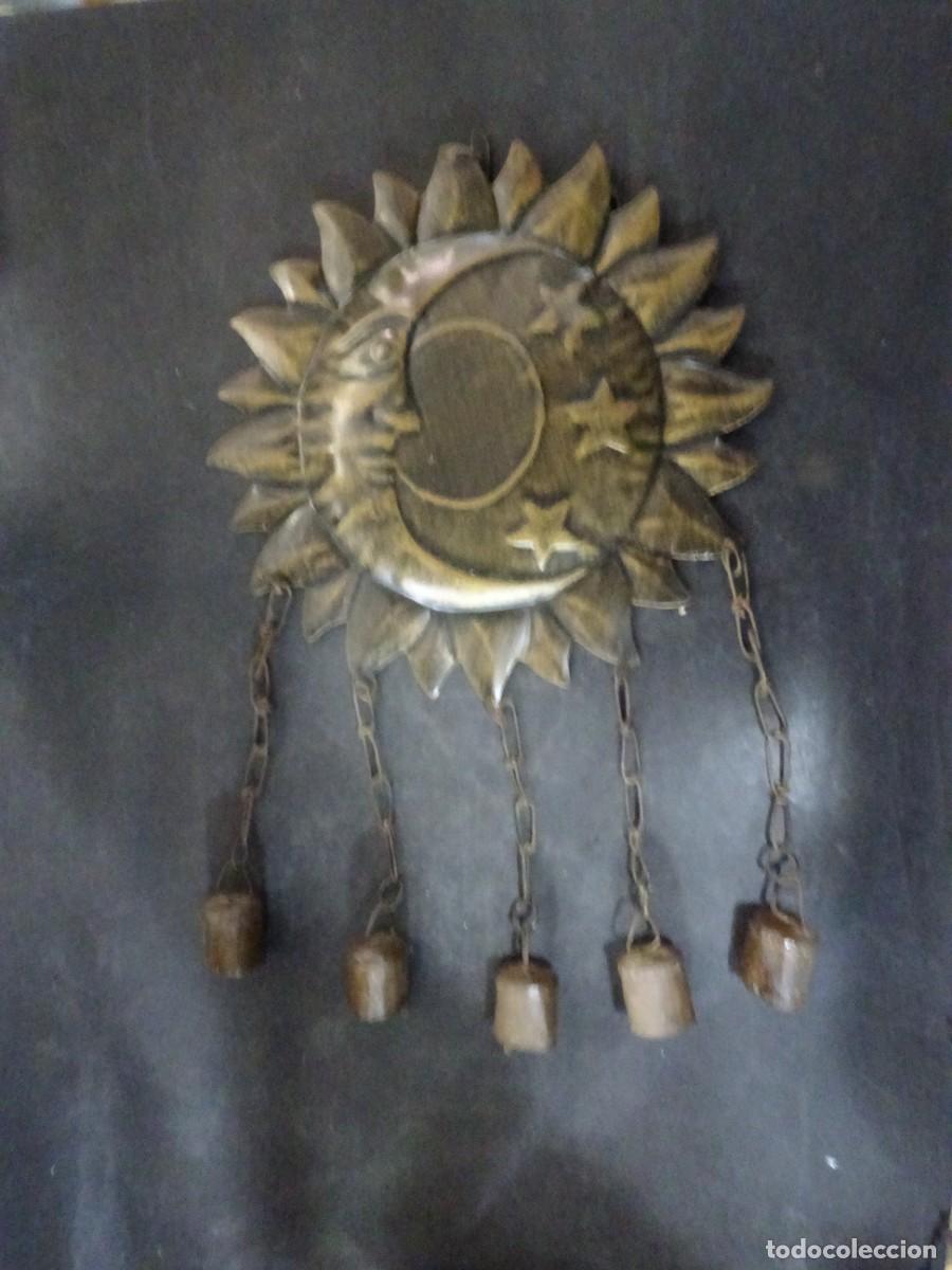 Antig&uuml;edades: ANTIGUO COLGANTE LLAMADOR SOL LUNA Y ESTRELLAS CON CASCABELES TECXX 552