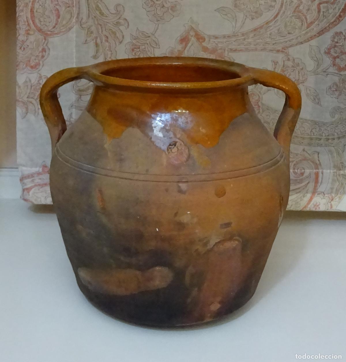 Antig&uuml;edades: PUCHERO DE BARRO COCIDO BARNIZADO EN SU PARTE INTERIOR. ALTURA 25 CM. ALFARER&Iacute;A POPULAR