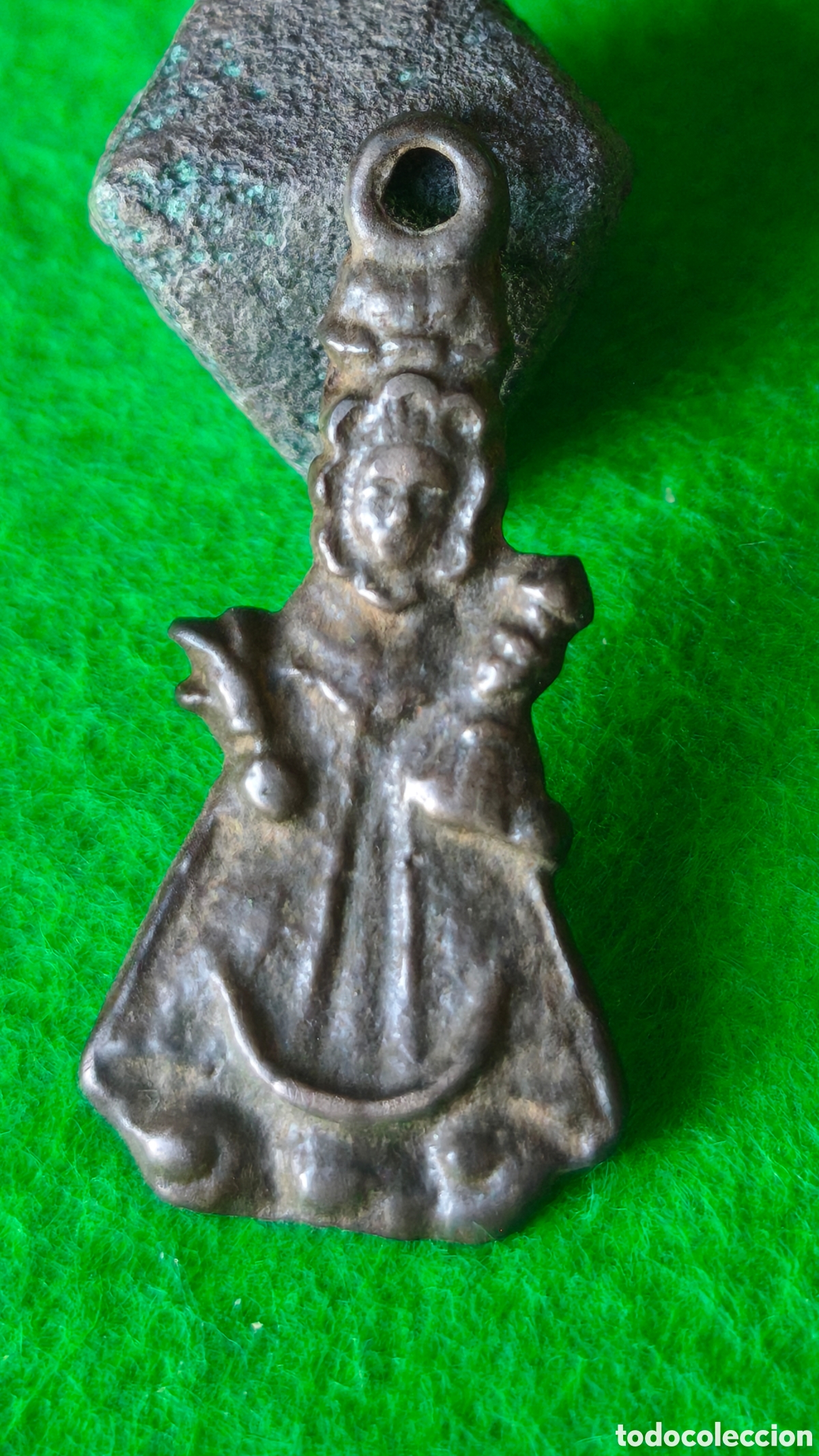 Antig&uuml;edades: Medalla Virgen de Nieva Segovia